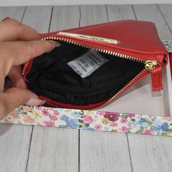 Steve Madden 2 Piece Wallet Key Ring Red MSRP $68 - Picture 5 of 7